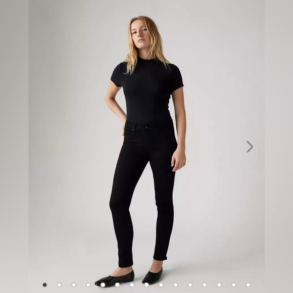 EUC Levi’s 311 Shaping Skinny Women’s Jeans - Picture 1 of 8